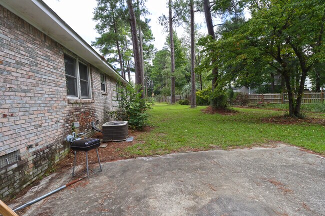 Building Photo - 10 Coatesdale Cir