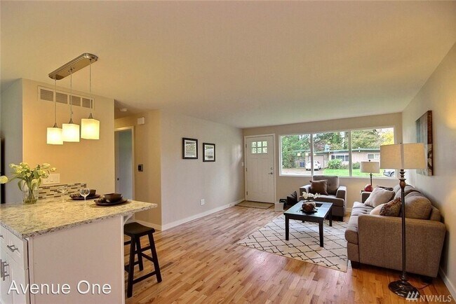 Building Photo - 3 br, 1 bath House - 1004 165th Pl NE