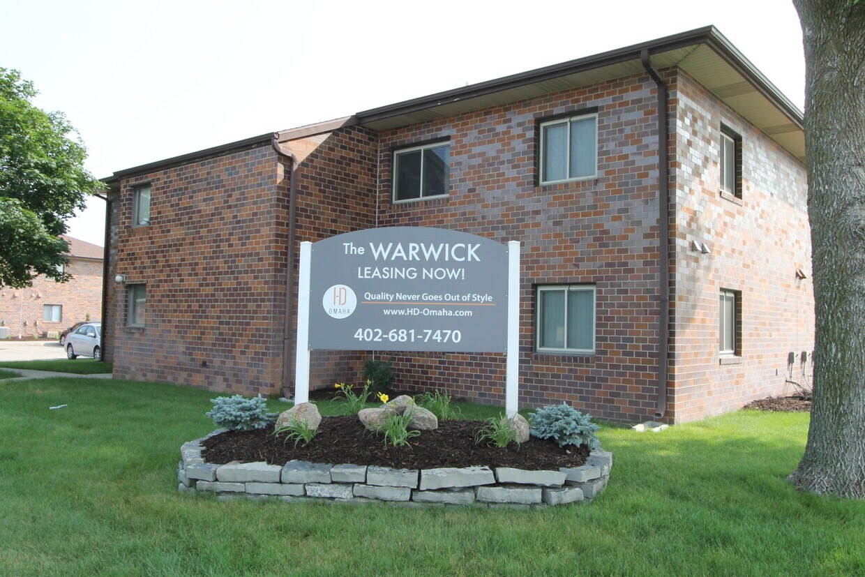 The Warwick 1401 Lakewood Dr Norfolk, NE Apartments for Rent in