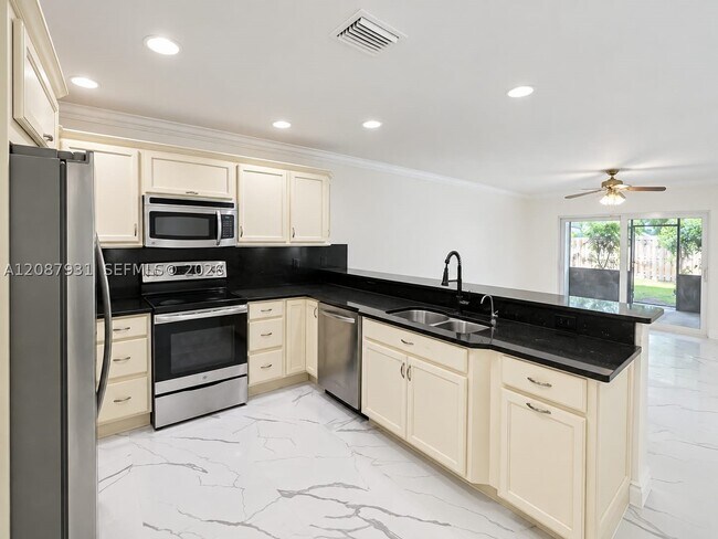 Foto del edificio - 2375 NW 123rd Ave
