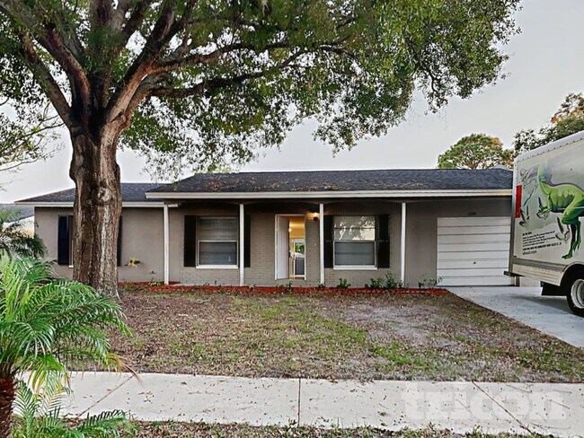 Foto del edificio - 6324 Frost Dr