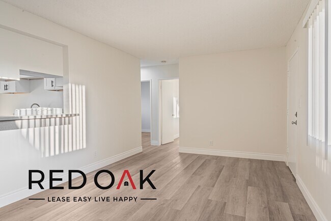Foto del edificio - Gorgeous Two Bedroom with Lots of Natural ...