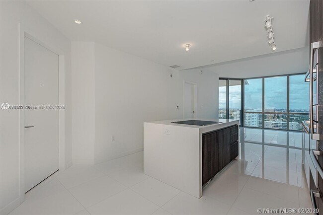Foto del edificio - 851 NE 1st Ave