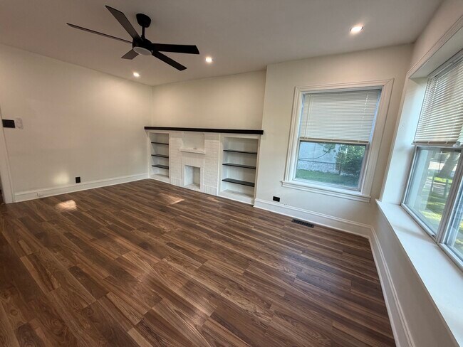 Building Photo - 6749 S Peoria St