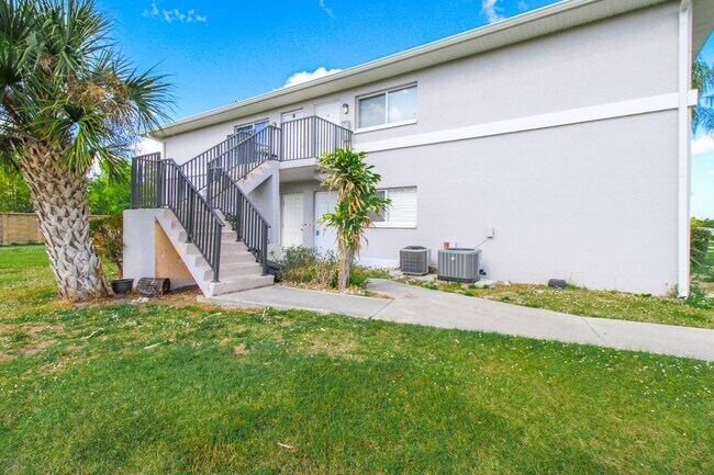 Building Photo - Recently Renovated 2-Bedroom Home in Quiet Bonita Springs Community!