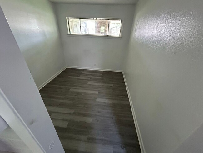 Foto del edificio - $100 Move In Specials