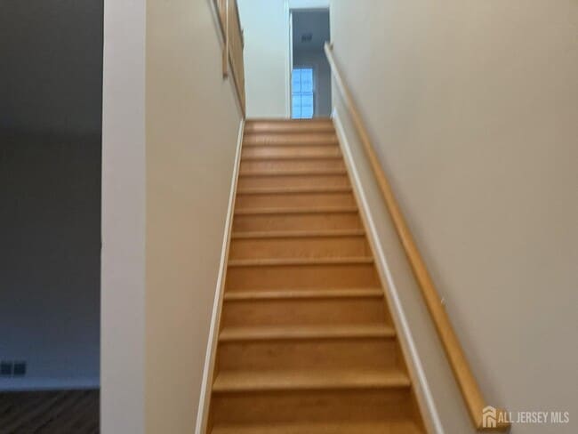 Building Photo - 555 Georges Rd