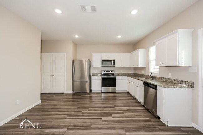 Building Photo - 6618 Charleston Dr