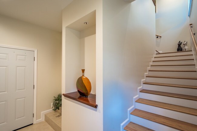 Stairs to Landing - 1406 Nehoa St