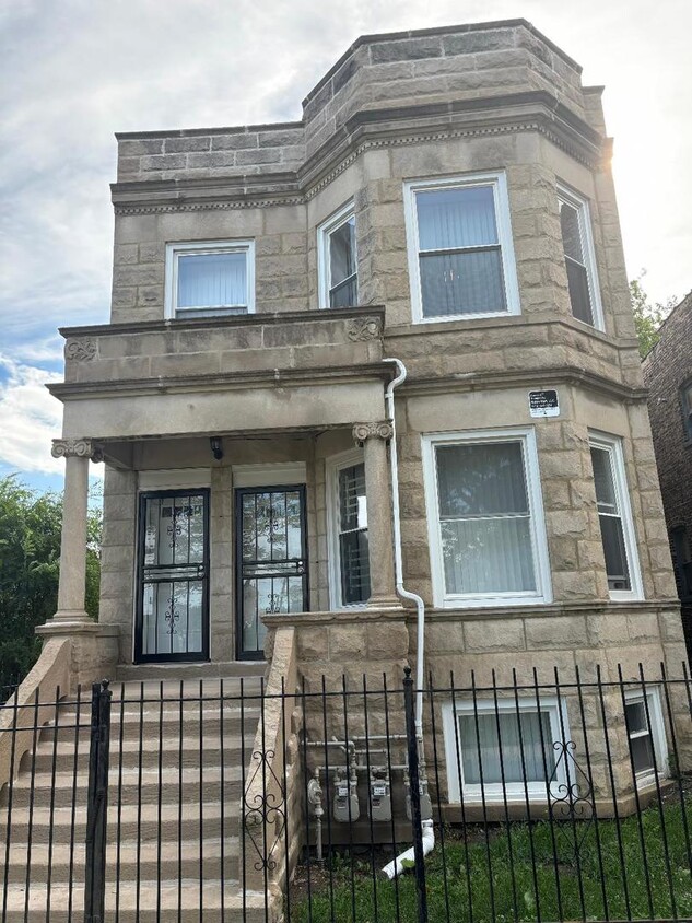 Foto principal - 1611 S Trumbull Ave