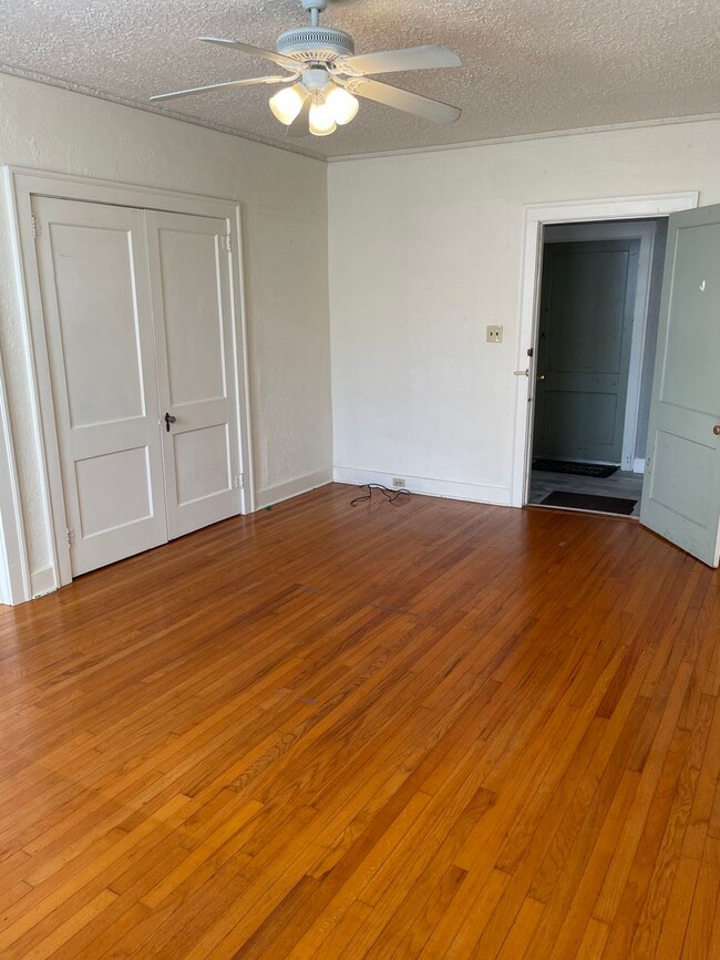 Photo - 1BD/1BA Apartment Uptown on Mardi Gras Parade Route