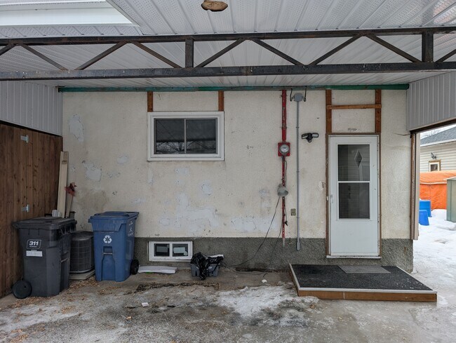 Photo du bâtiment - 1421 Ross Ave W