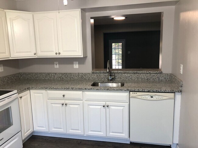 Foto del edificio - Townhouse-Village of Thomas Run-4 Bathrooms!!