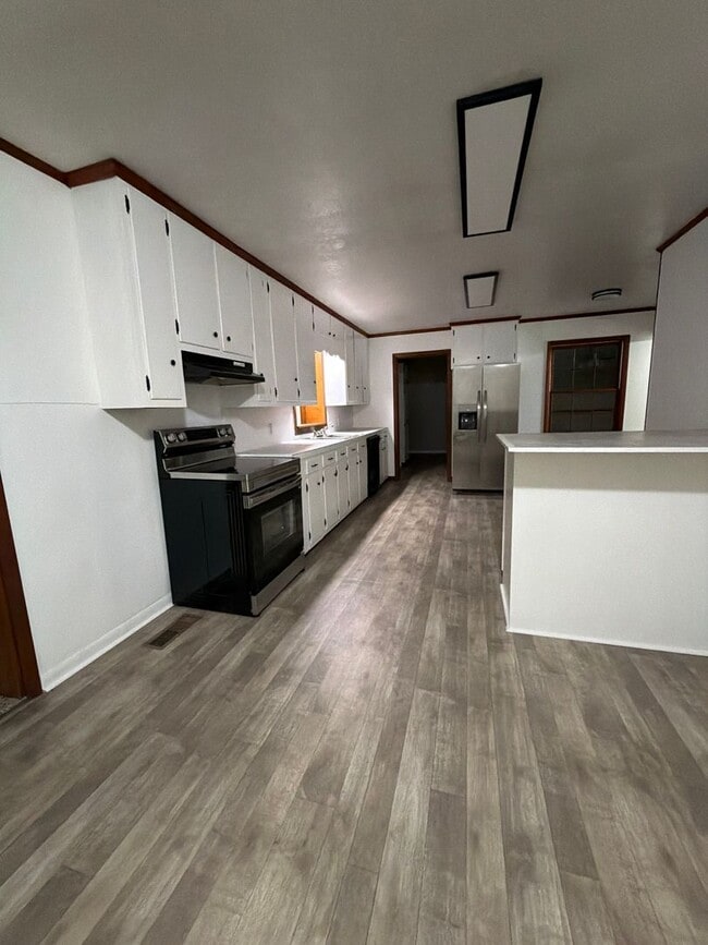 Building Photo - Newly Updated! Available Now! A Perfect Family home-  in HUMBOLDT TN!