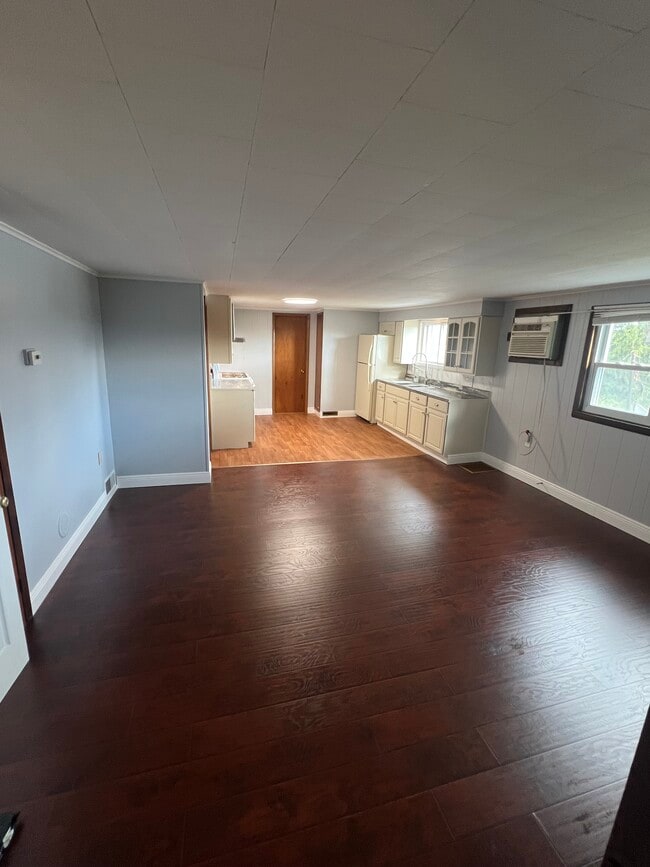 Building Photo - 5636 Trenton Rd