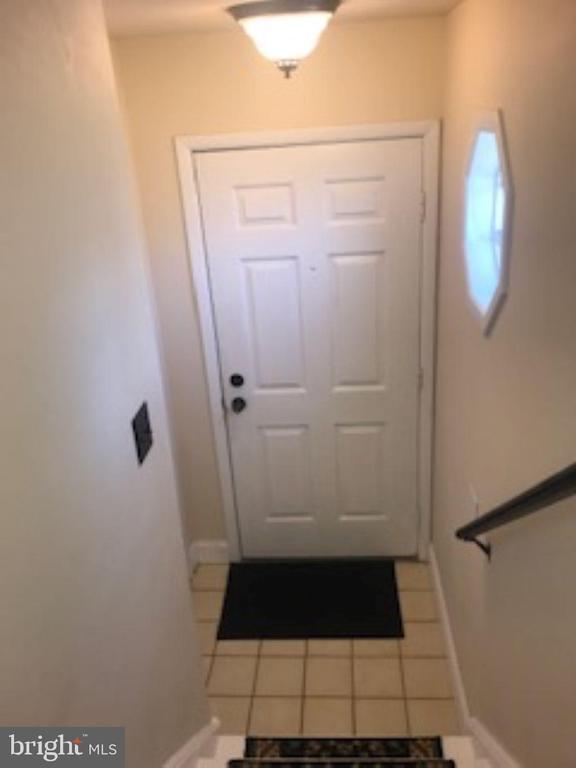 Primary Photo - 302B Mitten Ln
