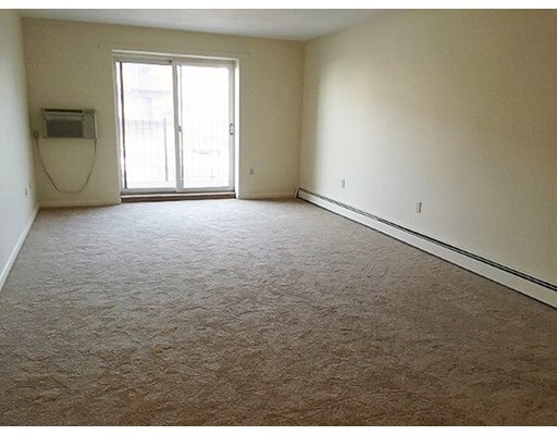 Building Photo - 741 E 6th St