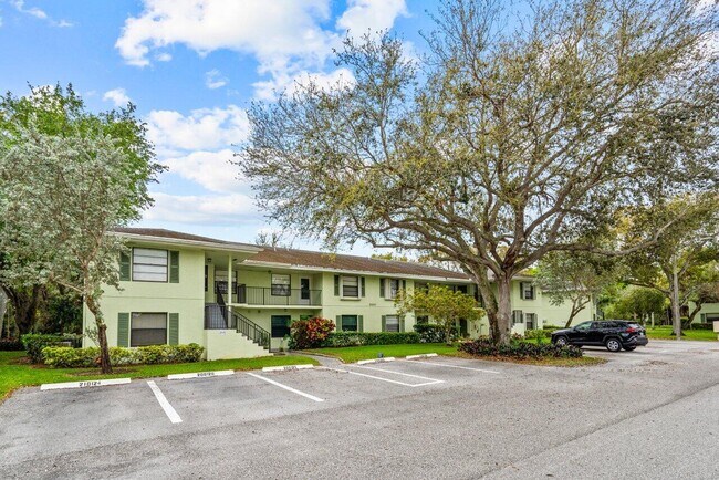 Building Photo - 2001 Sabal Ridge Ct