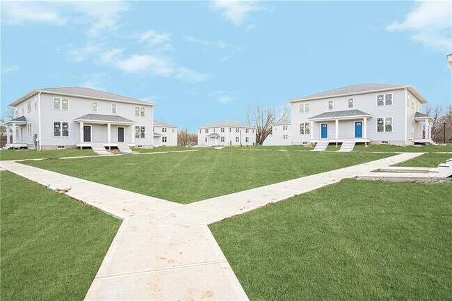 Building Photo - 50 Hopkins Ln