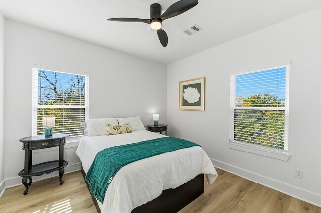 Foto del edificio - 3327 Cornell St
