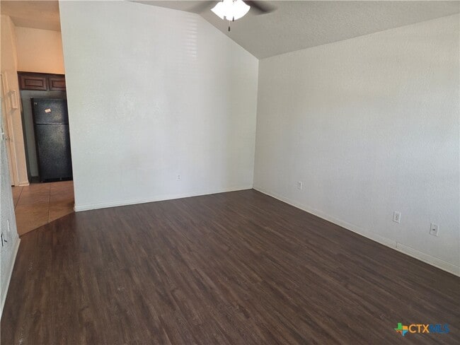 Building Photo - 611 Olaf Dr