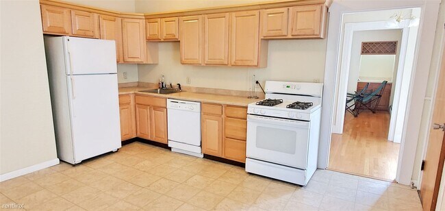 Foto del edificio - 2 br, 1 bath  - 192 Adams St # 1