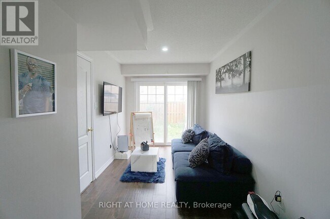Building Photo - 15 Magdalene Cres