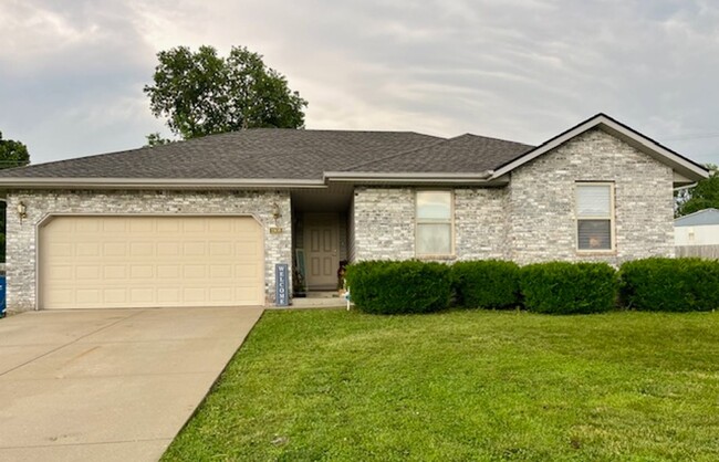 Building Photo - Great Nixa Location!