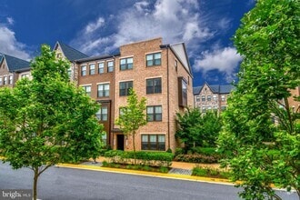 Building Photo - 20739 Heron Landing Dr