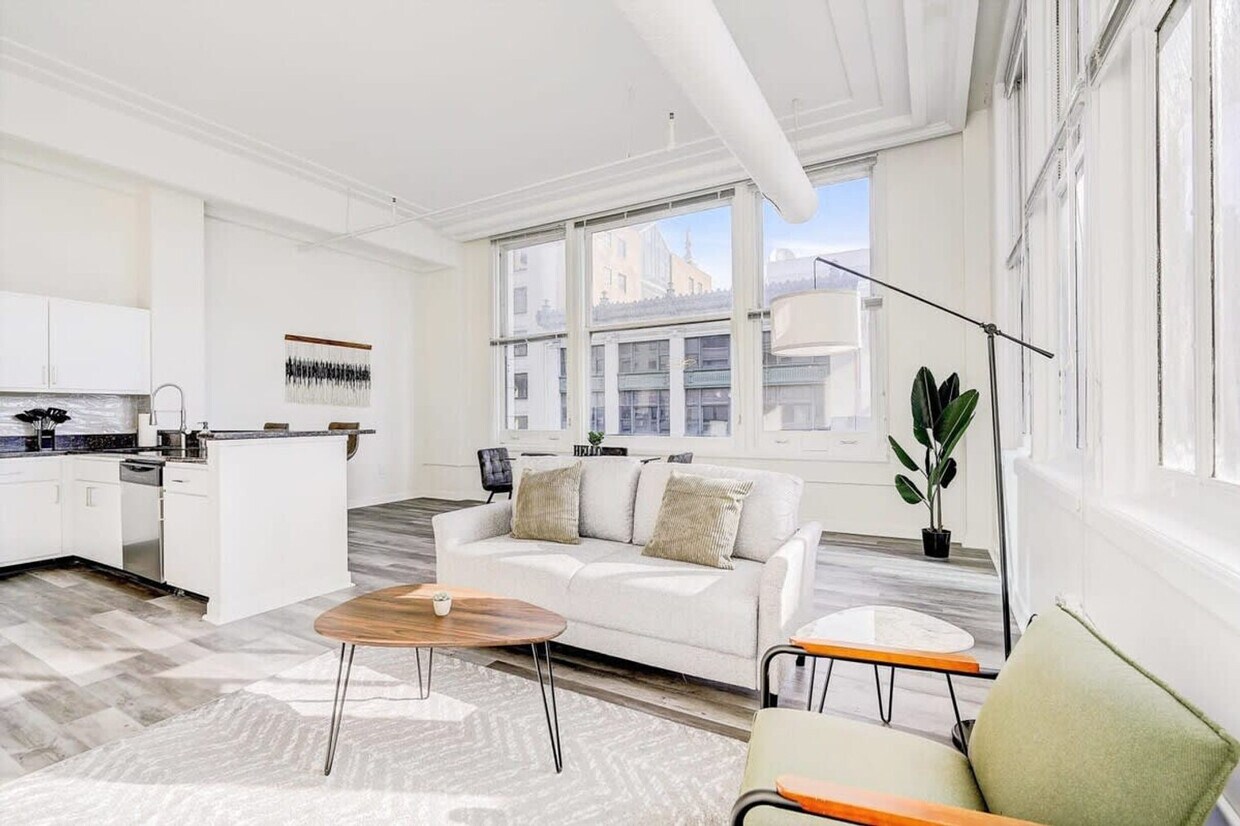 Foto principal - 125 W Market St