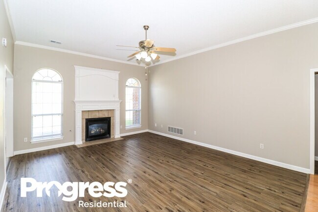 Building Photo - 2402 Mason Dr