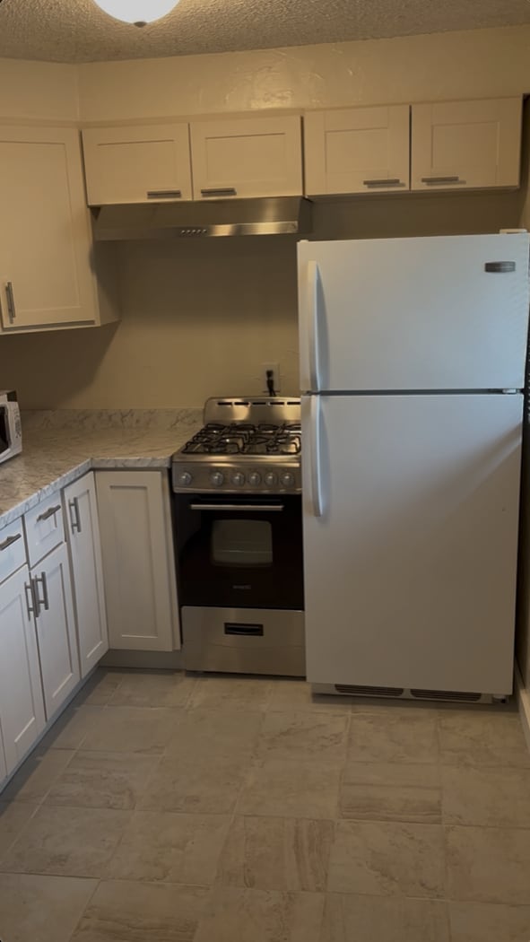 Building Photo - 3 CO-105