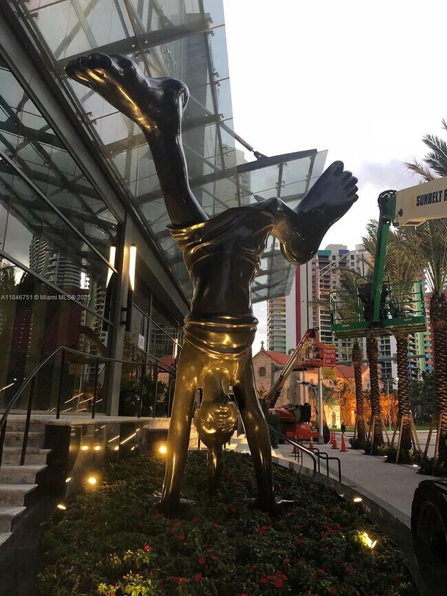 Building Photo - 1451 Brickell Ave