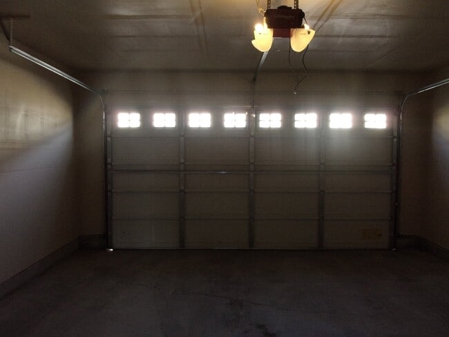 Building Photo - Highlands Ranch - 2 Story Townhome (83ST)