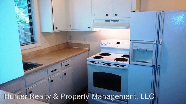 Building Photo - 3 br, 2.5 bath House - 325 Lamplighter Circle