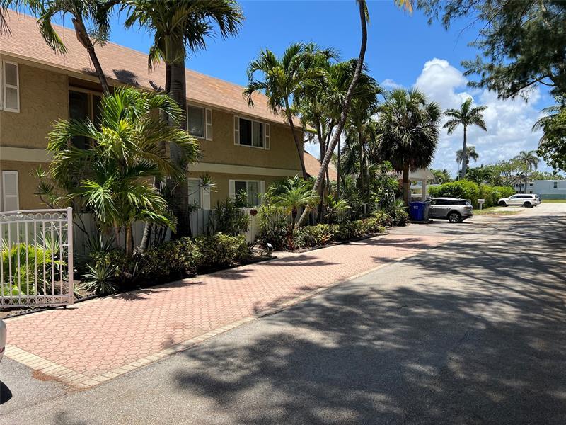 Primary Photo - 701 S Ocean Blvd