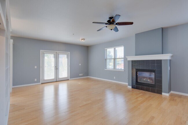 Building Photo - 837 E 17th Ave