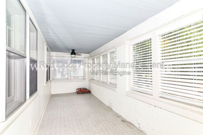 Foto del edificio - 1028 N Kealing Ave