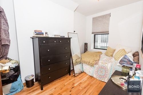 Building Photo - 761 6th Ave