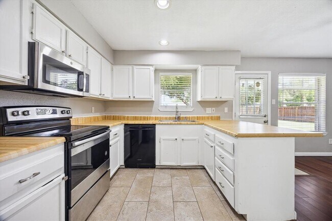 Foto del edificio - 23947 Pepperrell Pl St