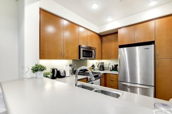 Building Photo - 7100 Playa Vista Dr
