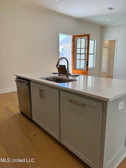 Foto del edificio - 412 Butternut Dr