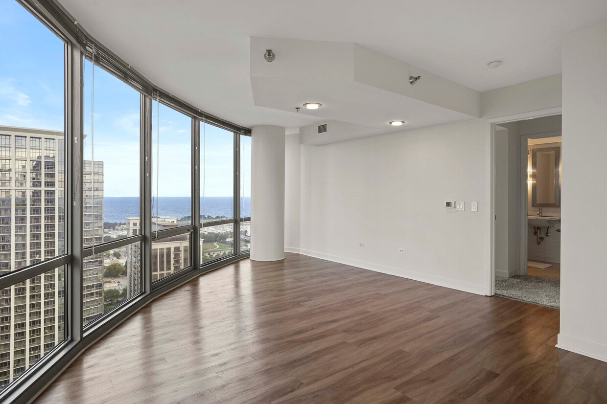 Photo - 1245 S Michigan Ave (Chicago, IL)
