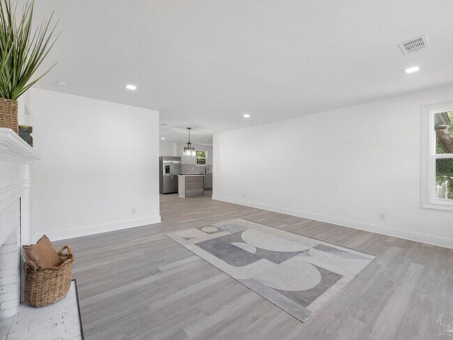 Foto del edificio - 908 E Lee St