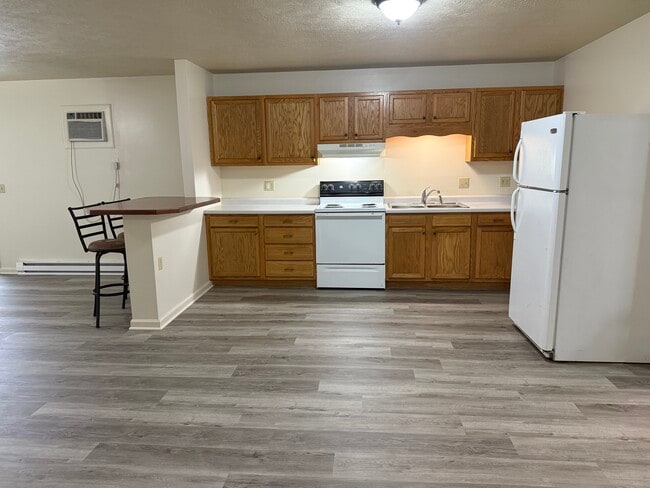 Building Photo - 201 W Main St