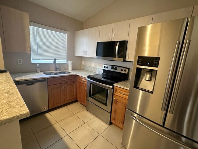 Building Photo - 300 NE 42nd St