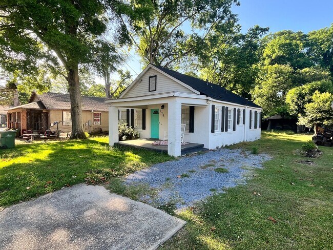 Foto del edificio - 298 Broadway St