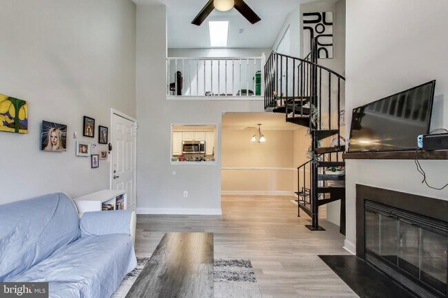 Foto del edificio - 13041 Shadyside Ln
