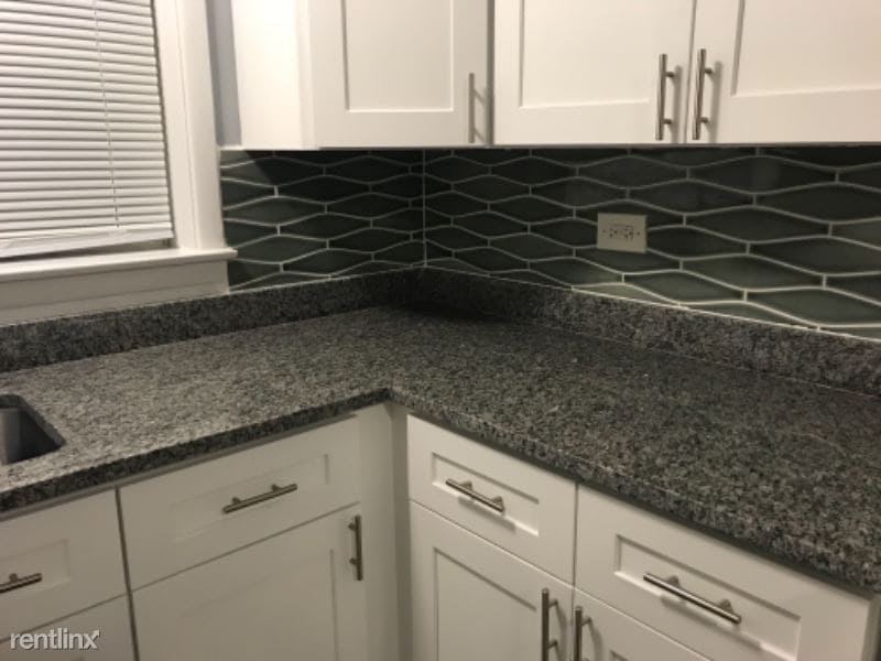 Primary Photo - 3 br, 1 bath Apartment - 7904 Lamon Ave