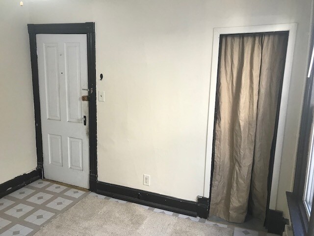 Sala de estar - 123 S 5th St